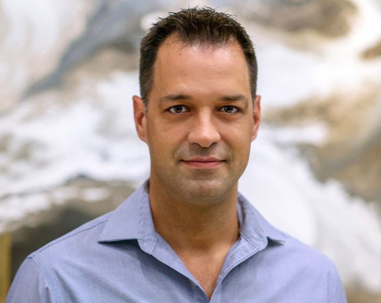 papathomas 300x300 1 1 768x612