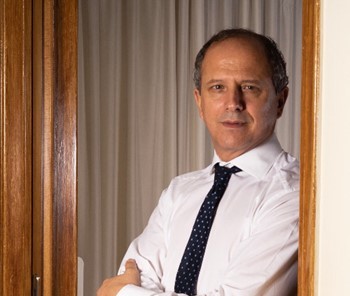 Οδηγώντας τον Μυστηριώδη Κόσμο της Χειρουργικής στη Λάμψη της Τεχνητής Νοημοσύνης