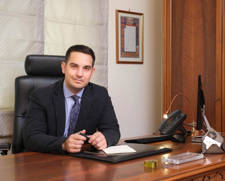 ΜΕΤΑΞΑΣ ΦΩΤΟ 1 768x618